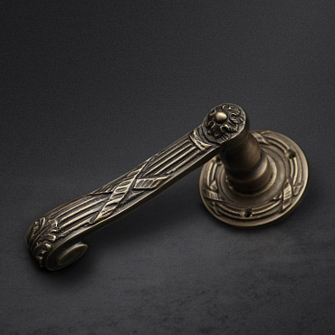 Нажимная ручка на розетке - изображение 1 Нажимная ручка на розетке - изображение 1