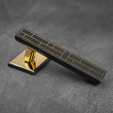 Нажимная ручка на розетке - изображение 1 Нажимная ручка на розетке - изображение 1