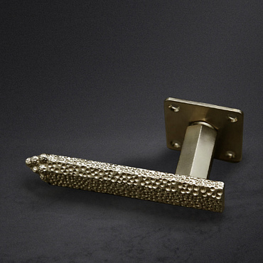 Нажимная ручка на розетке - изображение 1 Нажимная ручка на розетке - изображение 1